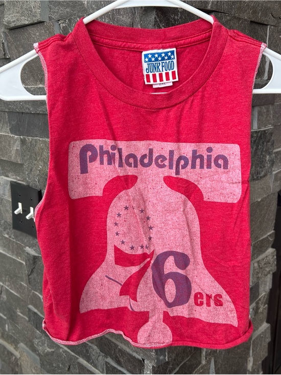 Junk Food Clothing Tops - Junk Food Retro Philadelphia 76ers Cropped Muscle Tank